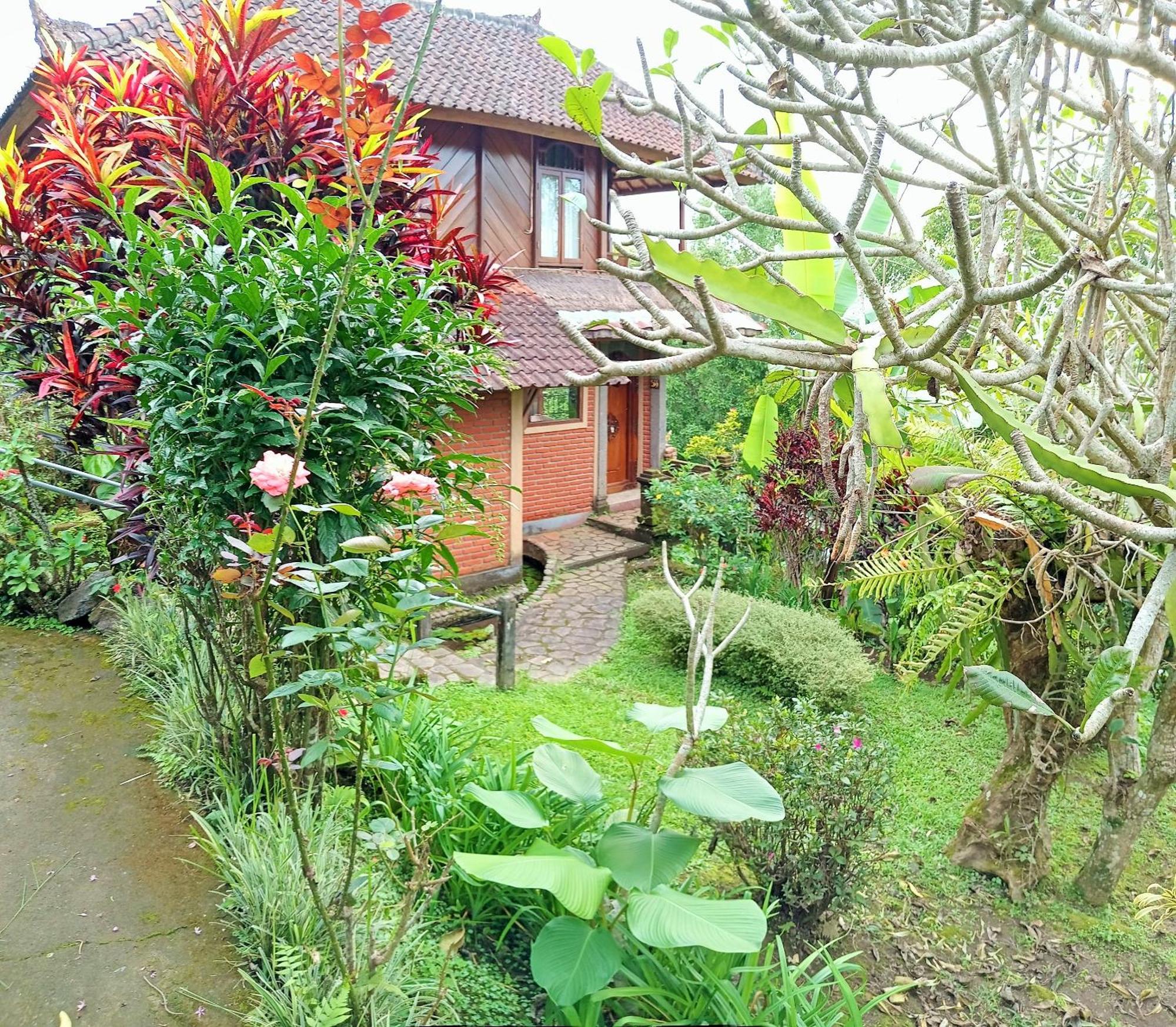 Puri Lumbung Cottages Restaurant & Spa Munduk Exterior photo